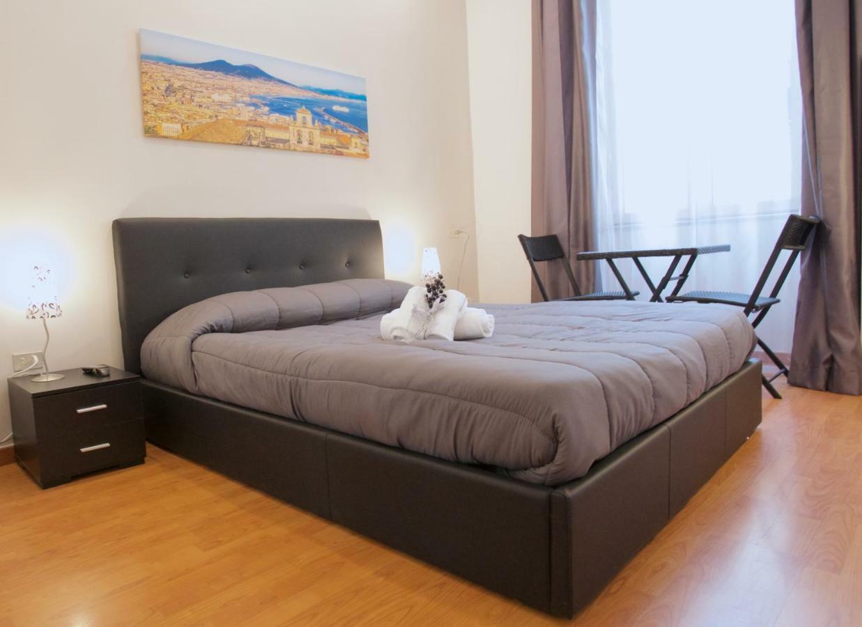 Metronapoli Bed & Breakfast Bagian luar foto