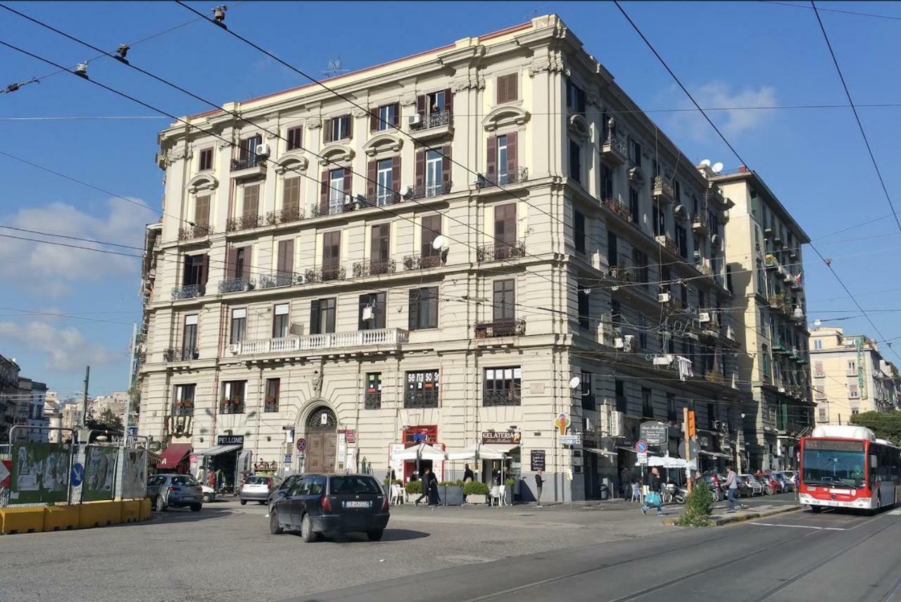 Metronapoli Bed & Breakfast Bagian luar foto