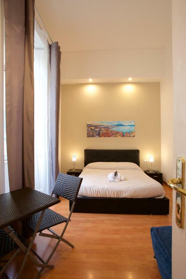 Metronapoli Bed & Breakfast Bagian luar foto
