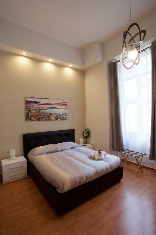 Metronapoli Bed & Breakfast Bagian luar foto